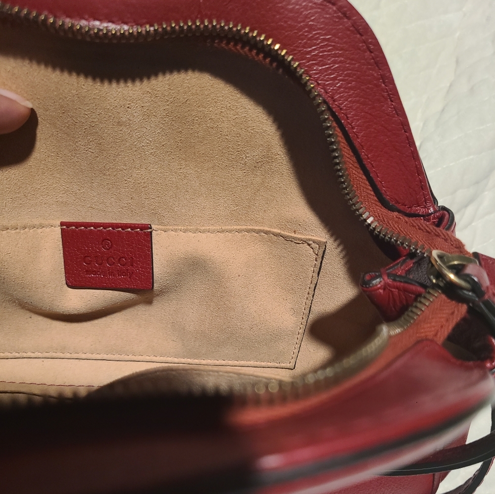 Authentic Medium Red Leather Gucci - Picture 4 of 14